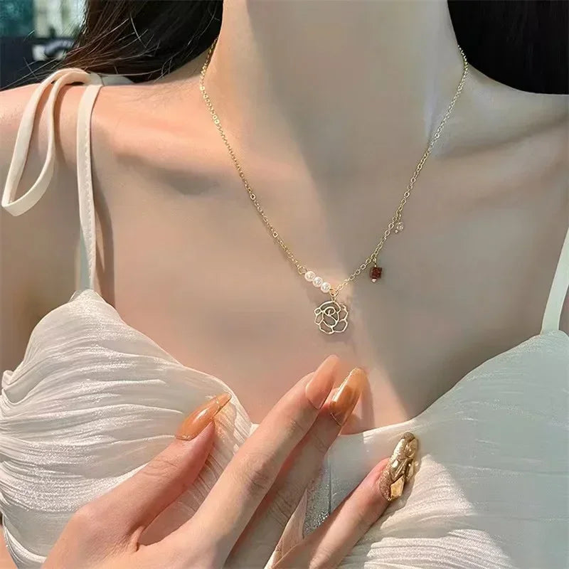 Europe and America Fashion Gold Color Stainless Steel Water Drop Tassel Pendant Necklace for Women Clavicle Chain Paty Jewelry