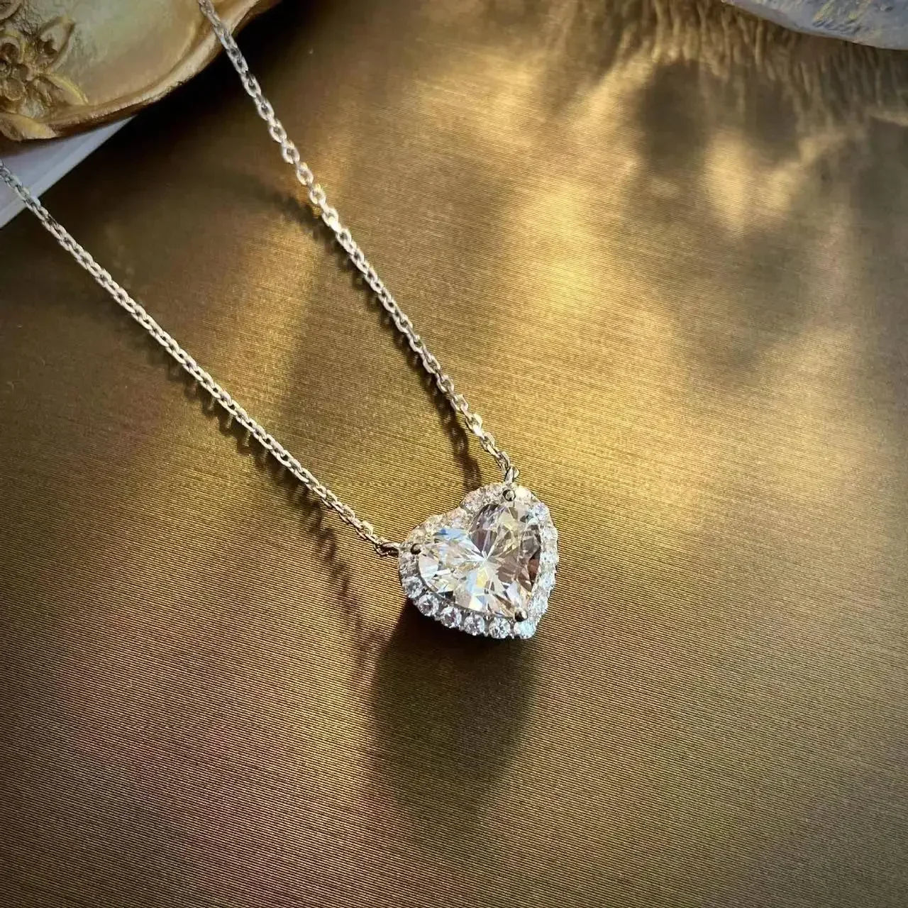 Europe and America Fashion Gold Color Stainless Steel Water Drop Tassel Pendant Necklace for Women Clavicle Chain Paty Jewelry