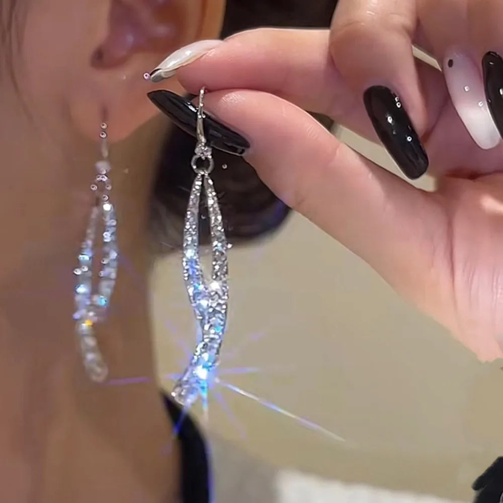 2023 New Fashion Trend Unique Design Elegant Exquisite Light Luxury Love Earrings For Women Jewelry Wedding Party Premium Gift